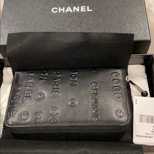 NEVER USED. Chanel leather wallet “purse”